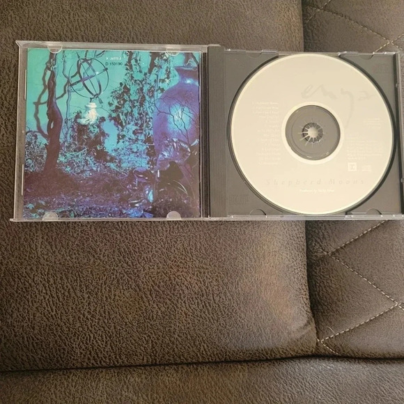 Enya Shepard Moon CD - 1992 - Reprise Records - Picture 10 of 14